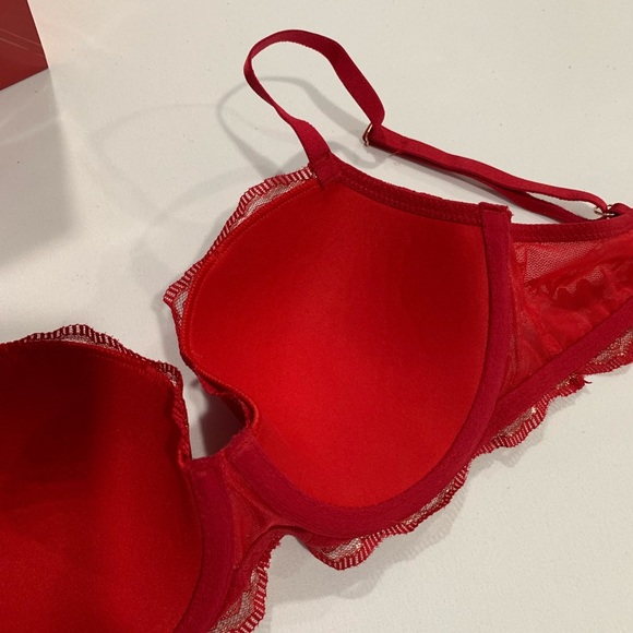 💋 VS 32D Dream Angels Scarlet Lace Demi Bra 🔥 BNWT - Picture 4 of 5